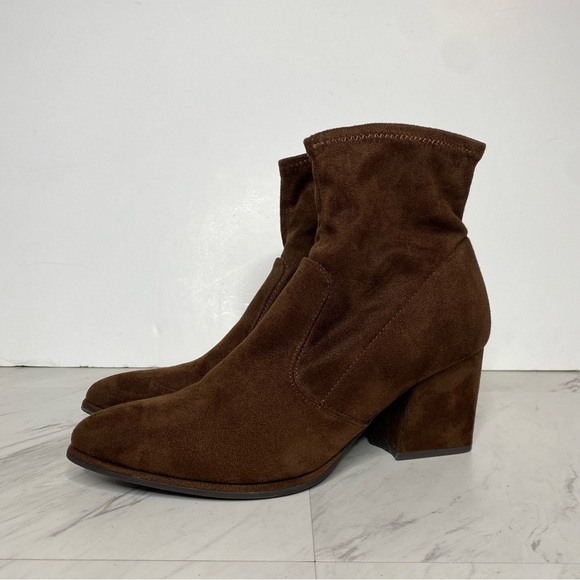 Marc Fisher Leave 2 Brown Almond Toe Bootie 10M - Picture 16 of 16